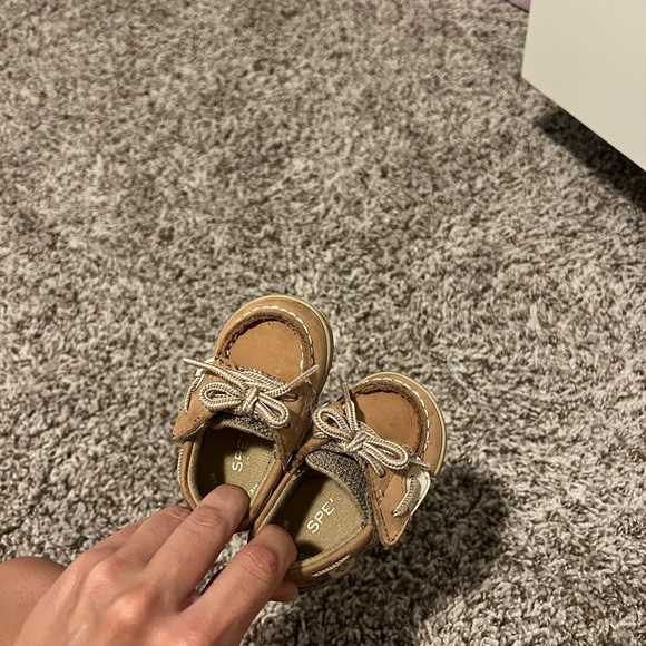 Baby sperrys size 1 never worn - Picture 2 of 4